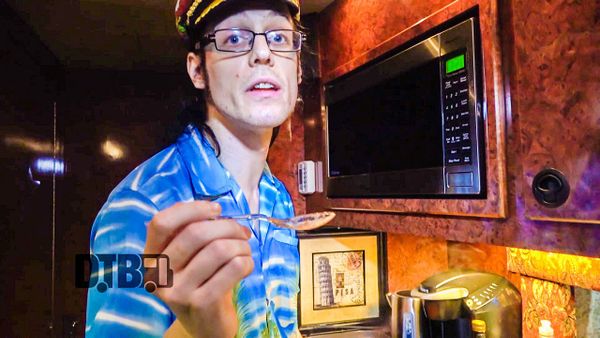 Avatar Makes Gnocchi With Vegetarian Meatballs – COOKING AT 65MPH Ep. 29 [VIDEO]