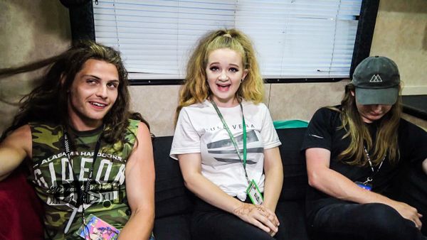 Jule Vera – TOUR PRANKS Ep. 295 [VIDEO]