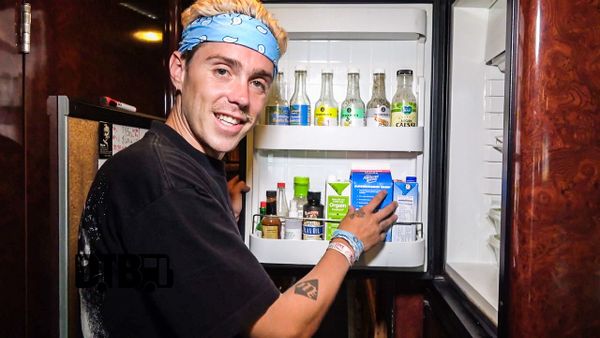 Sammy Adams – BUS INVADERS Ep. 1222 [VIDEO]