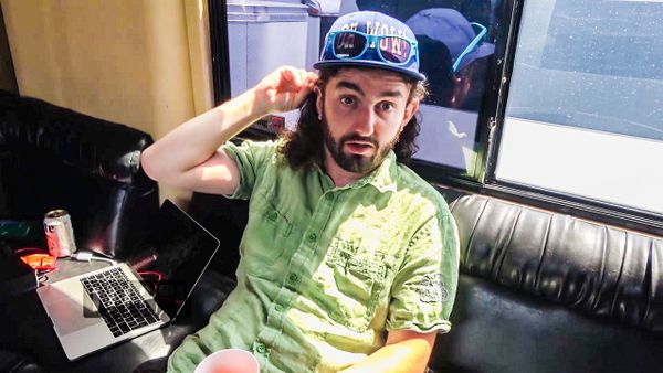 Alestorm – TOUR PRANKS Ep. 302 [VIDEO]