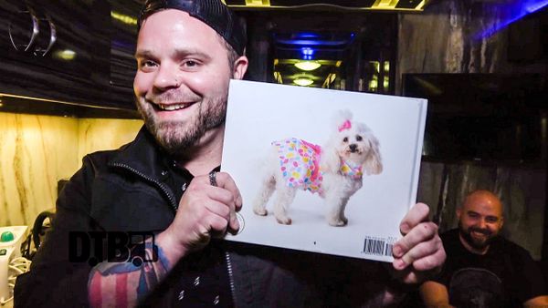 Between the Buried and Me – BUS INVADERS Ep. 1226 [VIDEO]