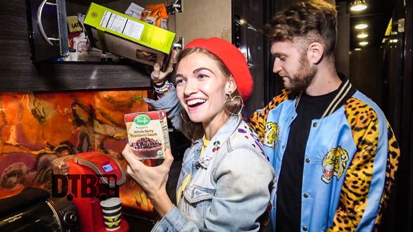 Misterwives – BUS INVADERS Ep. 1228 [VIDEO]