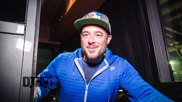 Yonder Mountain String Band – BUS INVADERS Ep. 1245 [VIDEO]