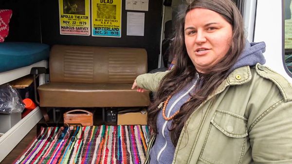 Christina Holmes – BUS INVADERS Ep. 1274 [VIDEO]