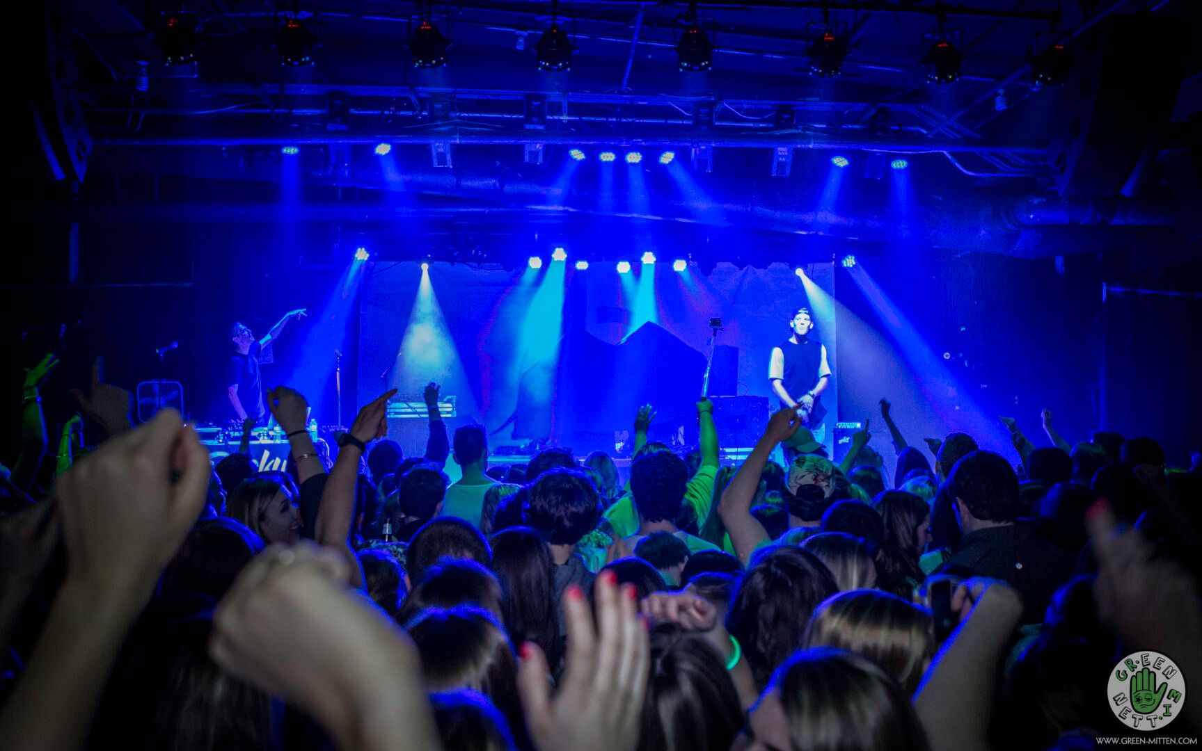 First show of the tour is at Baltimore Soundstage. After loading in, we met Aer, Jez Dior, and their teams. I'm blessed to be on tour with some cool, talented people. The performances are gonna be on point.