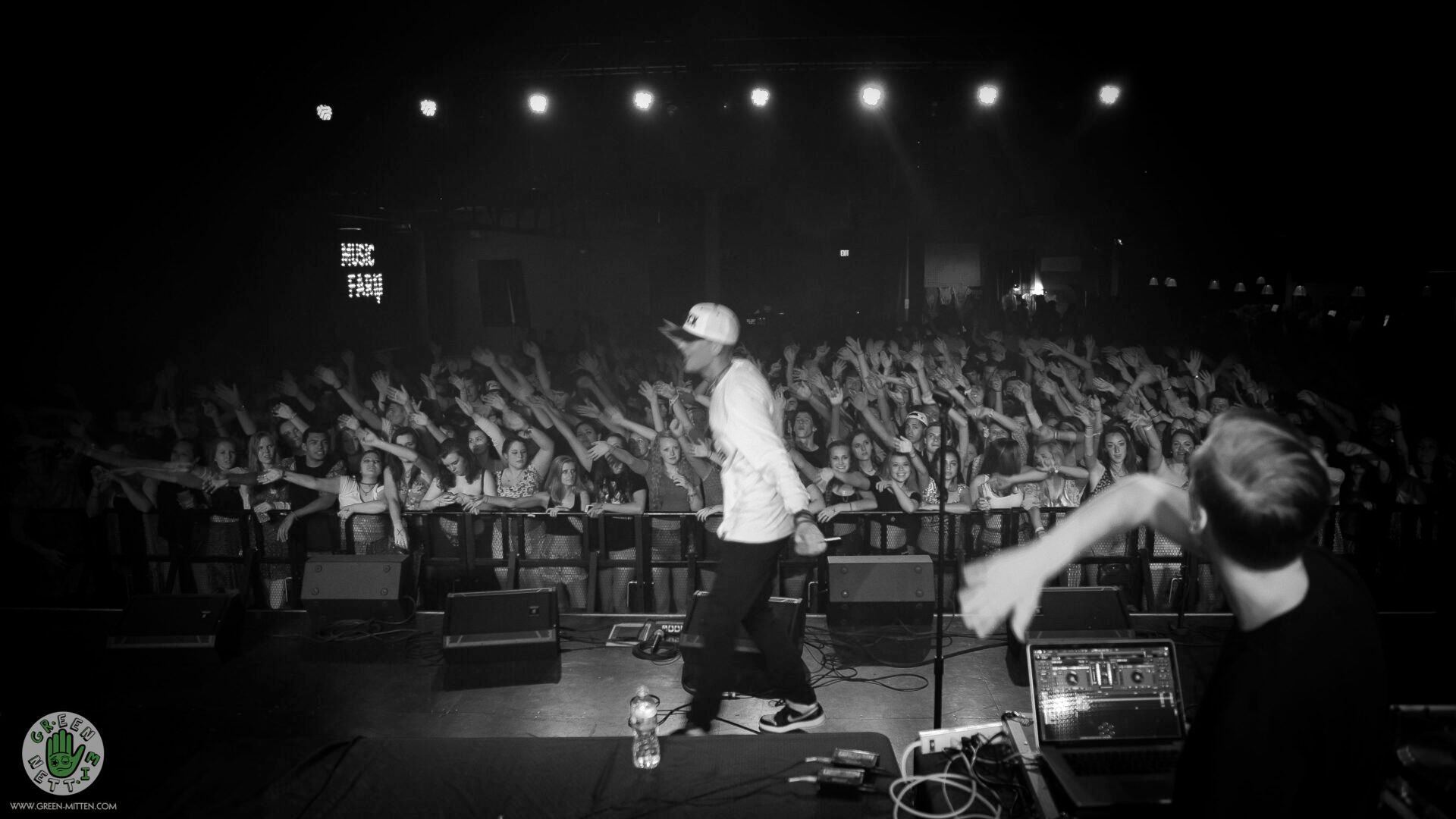 Late nights and early mornings. Made the 8 hour drive to Columbia, SC for a show at Music Farm. This venue was awesome. From the look, to the service, to the sound, they really made it a great experience. The fans were amazing. I had a hell of a time on stage in Columbia.
