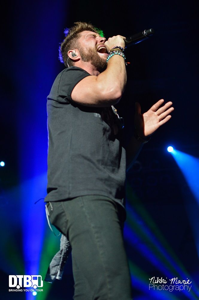 Chris Lane- One Hell Of A Night - Photo13