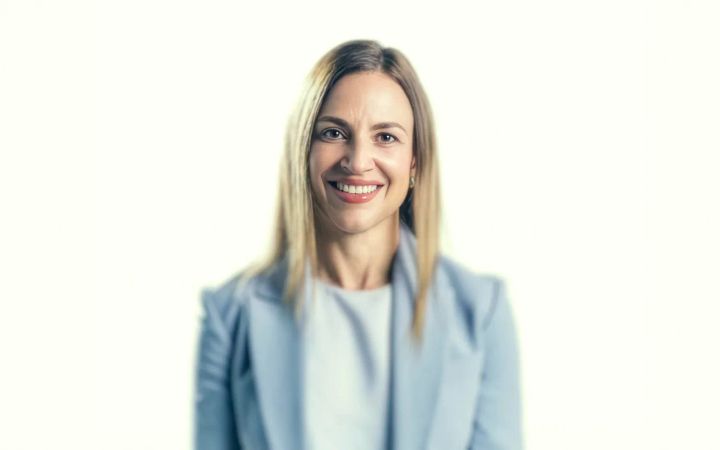 Emprender no es empoderar (todavía): mujeres, micronegocios y el desafío universitario