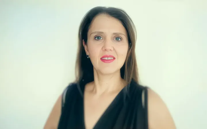 Criar entre pantallas, la batalla por el futuro de las infancias