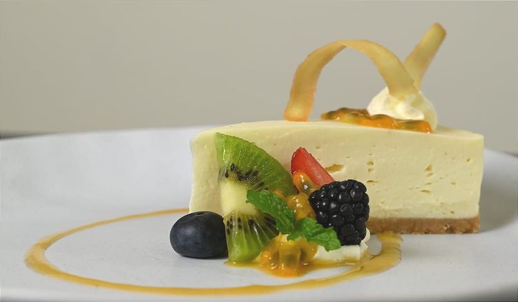 Fruity Summer Cheesecake with Apricot and Vanilla Bean Coulis