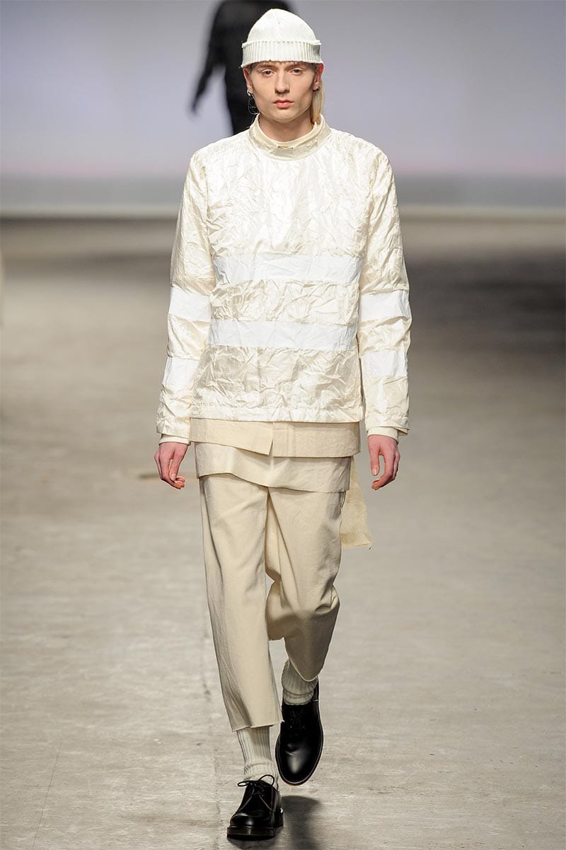 Craig Green FW2013 MAN look 11 — bleached cotton layers with glitter-edged collar detail and splintered wood headwear