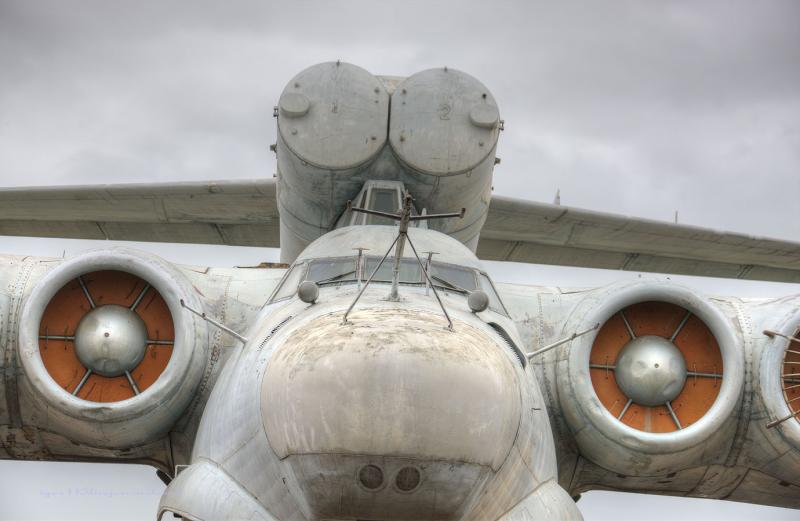 Lun-class Ekranoplan MD-160 — elevated view of upper hull and wing surfaces