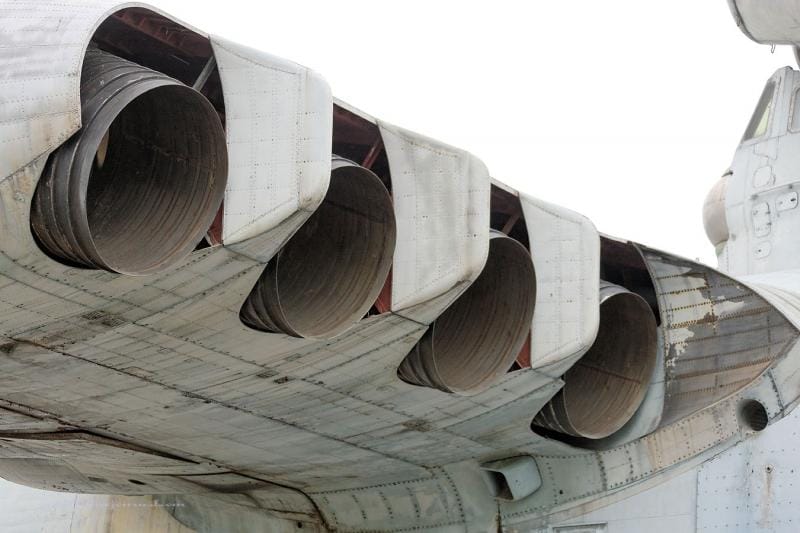 Lun-class Ekranoplan MD-160 — underside and hydroplane sponsons