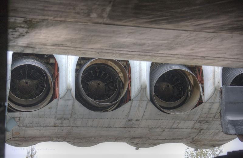 Lun-class Ekranoplan MD-160 — hull surface corrosion and paint deterioration