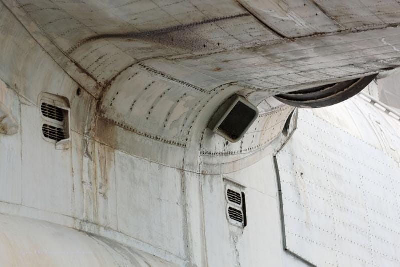 Lun-class Ekranoplan MD-160 — port bow with dock infrastructure