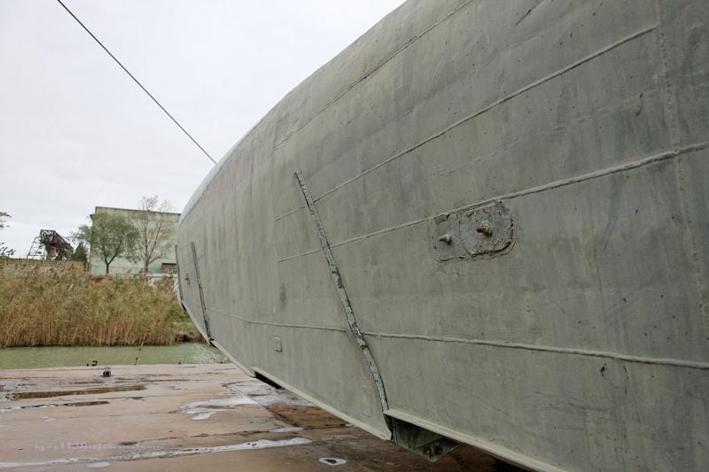 Lun-class Ekranoplan MD-160 — hull plating rivets and surface corrosion close-up