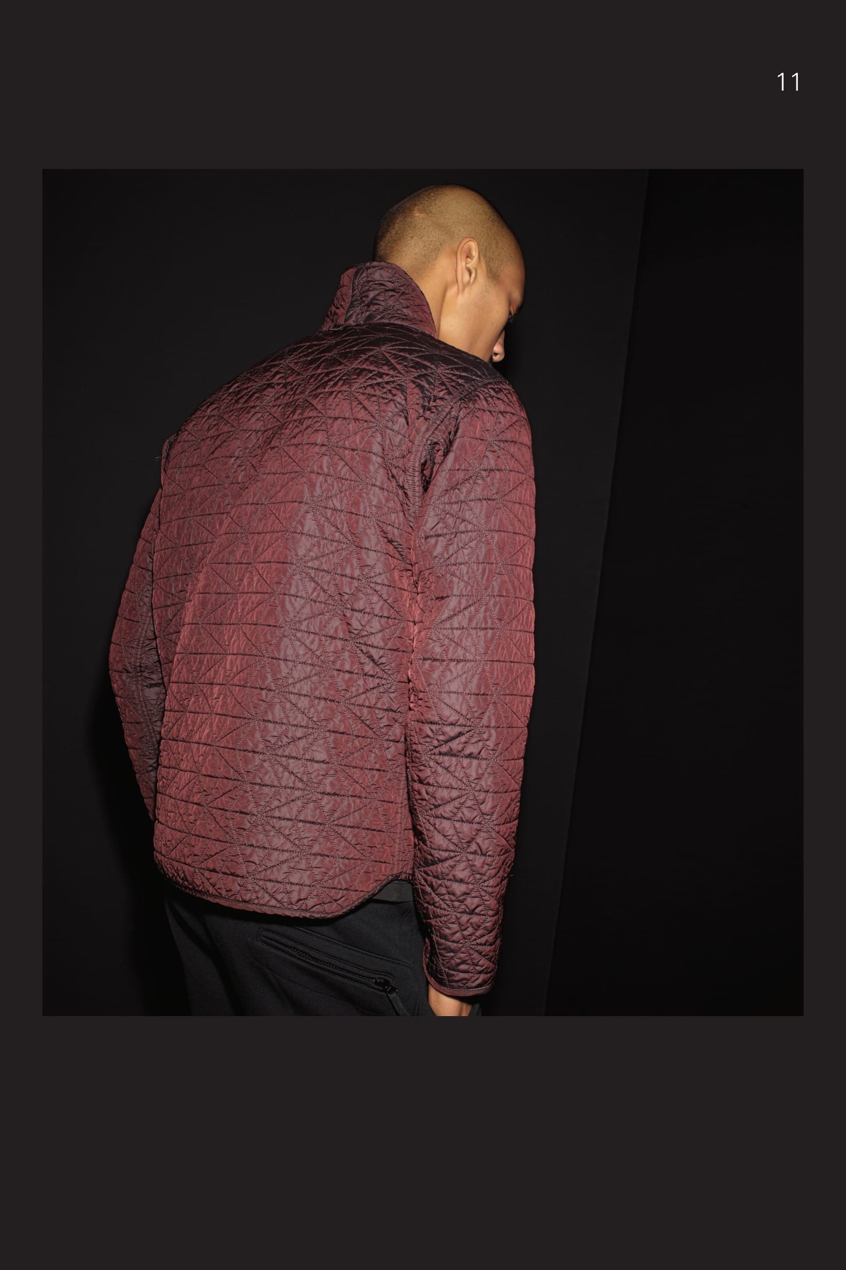 40406 CATEGORY_AUGMENT MODULAR QUILTED LINER_ IRIDESCENT NYLON/PL Light jacket in quilted and padded iridescent nylon/ polyester blend. Garments in the AUGMENT category can be fixed to those in the PROOF and RESIST categories using the loops at the neck and buttons at the cuffs, in order to increase the system thermo properties. Raised collar. Slightly rounded bottom hem. Hidden snap fastening. Garment dyed. 30309 CATEGORY_SKIN CONTOUR PANT _NYCO FELPA Joggers in double face jersey, nylon outside and cotton inside. Two diagonal front pockets with pull-up zip fastening. Slightly diagonal back pocket with zip fastening. Panel construction on the legs. Drawstrings on bottom hems. Finely ribbed nylon jersey band with internal elastic band and drawstring at the waist. Flap with hidden button fly on the front. Garment dyed.