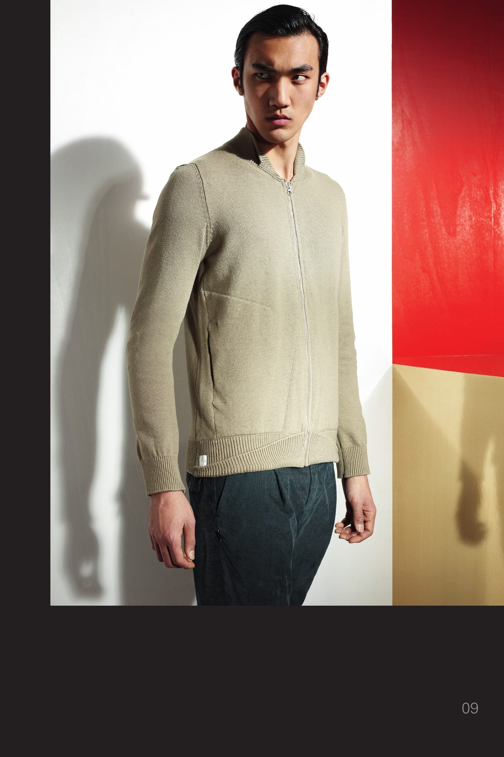 503A2 CATEGORY_ SKIN_ ZIP CARDIGAN _ WINTER CO KNIT 7 GAUGE Cardigan knit in slightly stretch winter cotton. Slanting pockets created ‘in macchina’, a seamless weaving construction with the body of the knit. Purl knit yoke on back. Rib construction for raised and folded collar, cuffs and folded bottom. Zip fastening. 30509 CATEGORY_ RESIST_ PLEATED PANT _ CO MICRO CORD Trousers in slightly stretch corduroy 2000. One pleat on front. Slanting front pockets. Slightly slanting back pockets with buttoned flap. From the knee down, panel leg construction with a back inlay in a finely ribbed cotton jersey. Crop inlay. Zip and button fly fastening. Garment dyed.