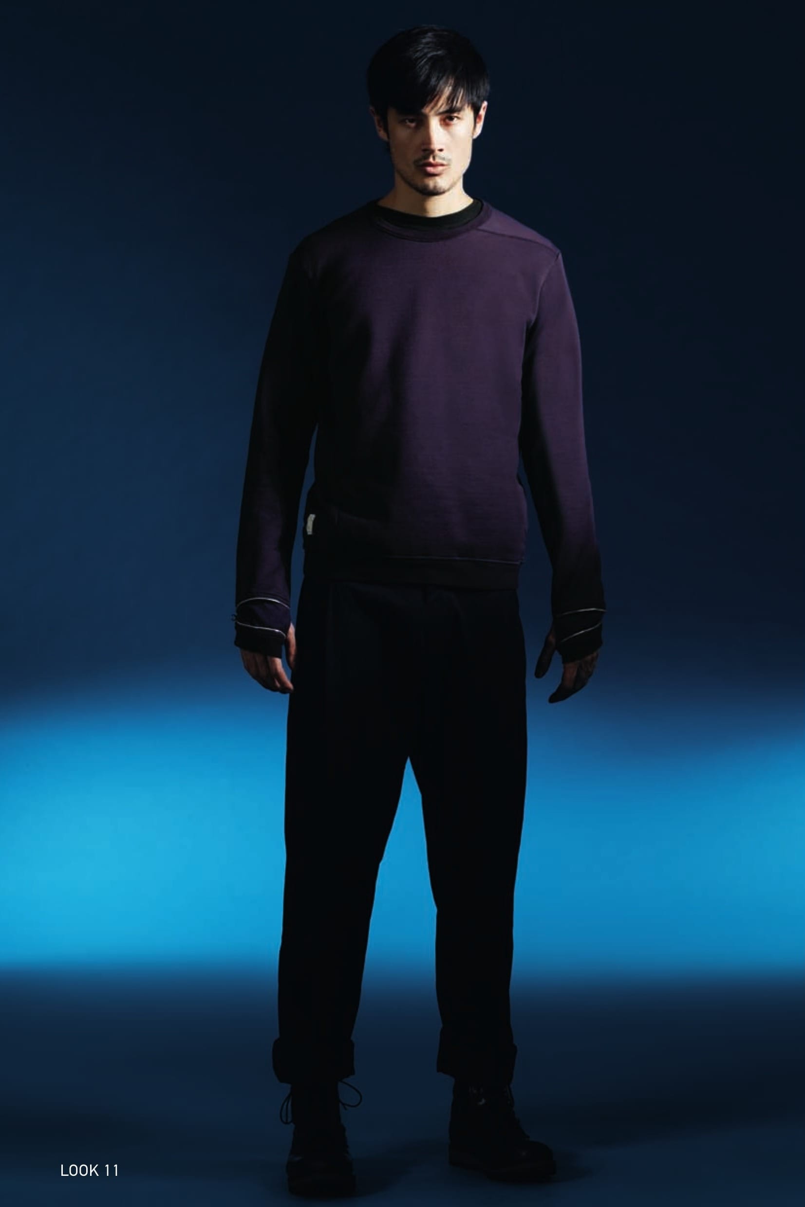 60209 CREWNECK SWEATSHIRT_CO FELPA MERCERIZED Crew neck sweatshirt in mercerised cotton fleece. Garment dyed. Shoulder seams shifted toward the front. Ribbed cuffs rimmed by an adjustable metal zip concealing a ribbed jersey fingerless glove. Ribbed neckline and bottom hem. 30110 WIDE PLEATED PANT_CO DIAGONAL Trousers with single dart in diagonal weave comfort cotton. Garment dyed. Wide fit. Diagonal side pockets. Two flat pockets on the back. Zip fly and button at the waist.