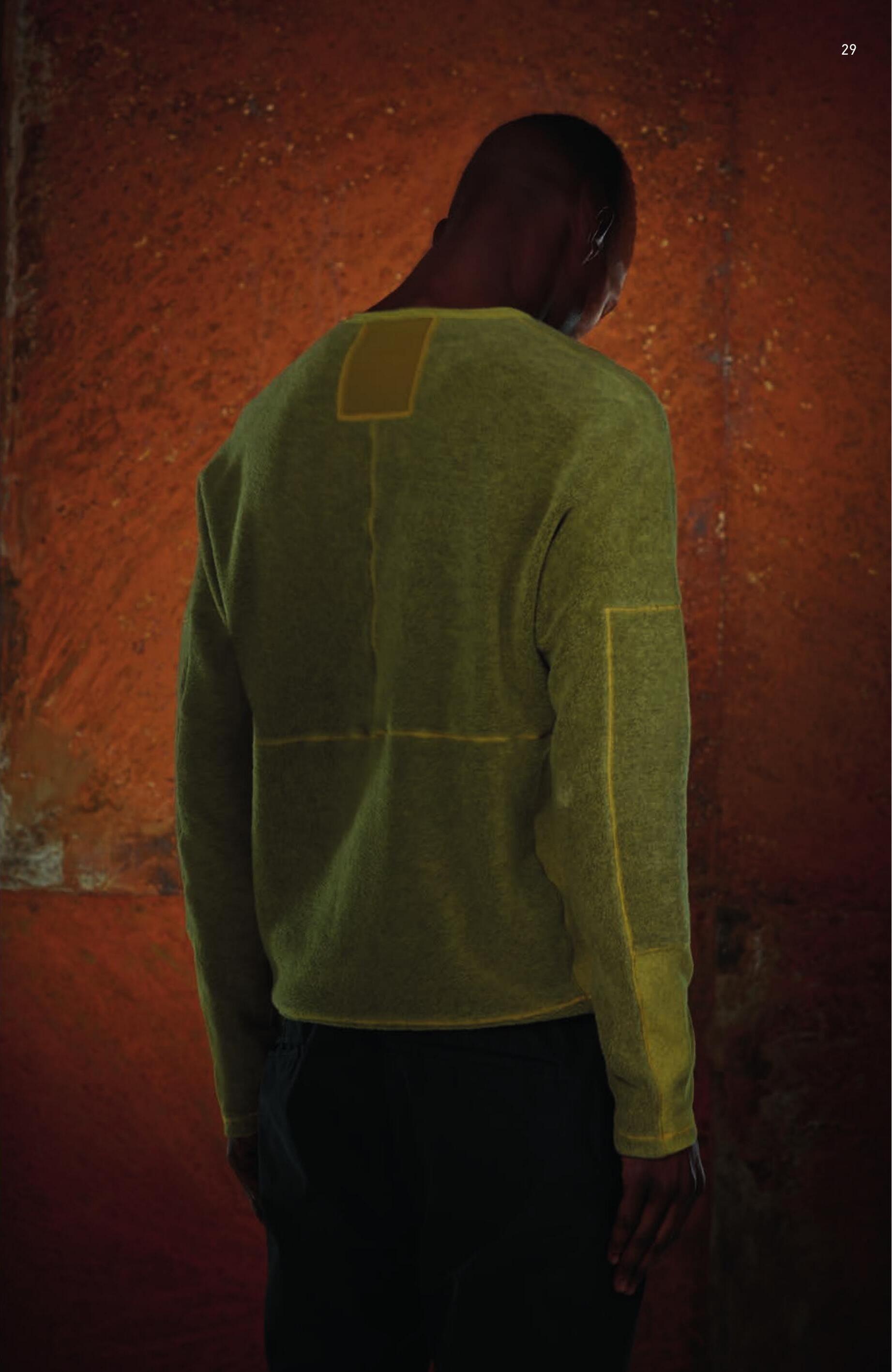 60411 CREW NECK _ FLEECE CO/PA Crew neck fleece in light cotton/nylon plush with a mélange look. Panel construction on both sides. Ribbed neckline. Rectangular ribbed inlay on the front and sleeves. Shiny jersey patch application under the neckline on the back. Garment over dyed. 30105 HIGH WAISTED CHINO _ DIAGONAL PL Chino trousers in shiny diagonal weave polyester. Slightly high waist cut. Vertical opening pockets parallel to the dart. Horizontal opening back pockets, inserted into the yoke. Zip fastening. Garment dyed under pressure at 130°C.