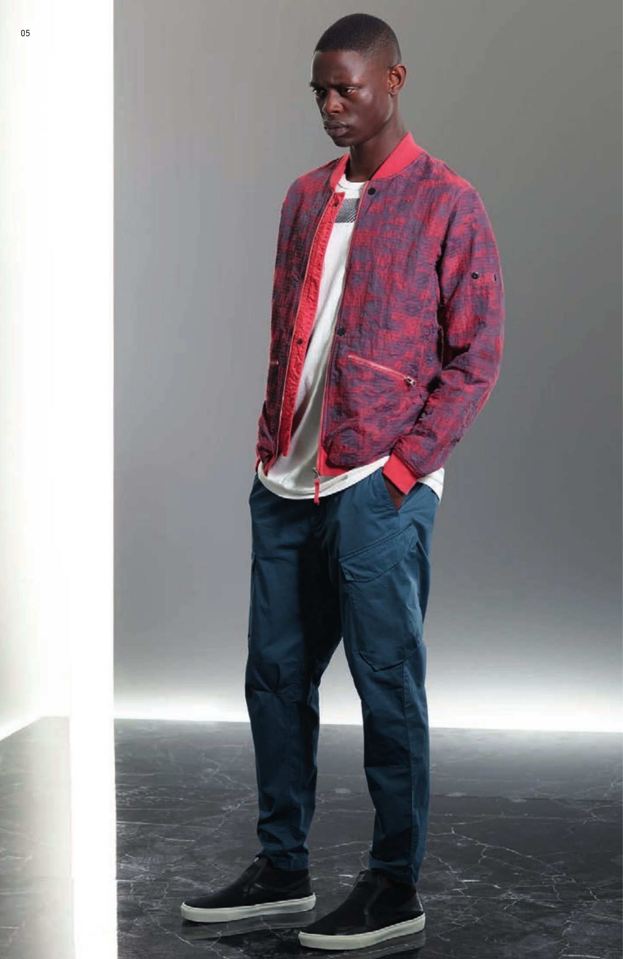 40304 BOMBER JACKET _ DPM GRID JACQUARD Bomber Jacket in custom made Stone Island DPM design cotton/nylon jacquard. Garment dyed with double dye recipe. It is fitting that industrial age Jacquard looms are regarded by many as a precursor to modern computer science; the resolution and complexity achievable with today’s machines are an elegant reflection of the digital age. The cotton and nylon yarns of DPM GRID JAQUARD are garment dyed separately in complementary or contrasting colours. The results of this dye procedure are spectacularly multi-layered; capturing both high definition contrasts or subtle tonal shading depending on colour combination. Computation rendered in physical wearable form. Ribbed cotton collar, cuffs and bottom band. Shaped front bellows pockets with zip fastening. Wide armholes to ease movement. Zip and two snaps fastening. 20111 SS T-SHIRT PRINTED _ INTERLOCK MAKO CO Short sleeve T-Shirt in Mako cotton interlock. Garment dyed. Wide and long fit. Ribbed neckline. Trapeze shaped ‘Catch pocket’ on chest, with side opening. Print on chest. Big 6219 CXADO print on back. 30506 CARGO PANT _GABARDINE CO Cargo pants in cotton gabardine. Garment dyed. Wide on tights, narrow on lower leg. Diagonal front pockets. Two back welt pockets. Diagonally placed patch bellows pockets on tights, with zip fastening under flap. Seat inlay. Shaped knee. Zip and button fastened fly. S0122 STEP-ON SLIP-ON 3 _ CANVAS / LEATHER / PONY HAIR Modular and versatile shoe. The back of the shoe, in heavy ribbed double layer nylon jersey transforms this deck-shoe into a slip-on shoe. Cotton canvas upper with leather and pony hair inlays. Oversized tongue carrying the CXADO heat print motif. White real rubber sole.