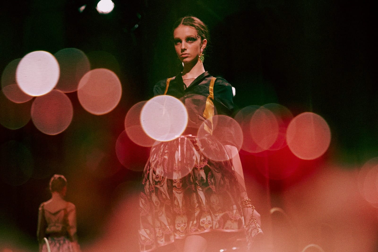 Undercover Spring/Summer 2015 runway look 16 from Jun Takahashi's digital-age fairytale collection.