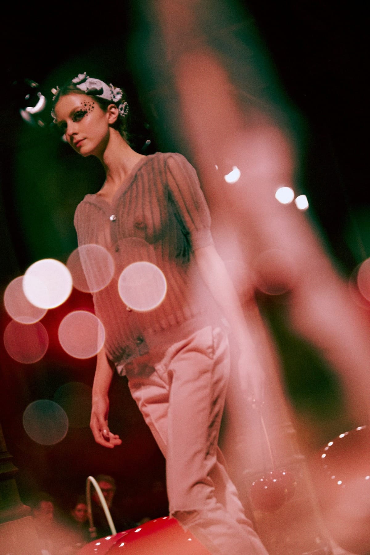 Undercover Spring/Summer 2015 runway look 25 from Jun Takahashi's digital-age fairytale collection.