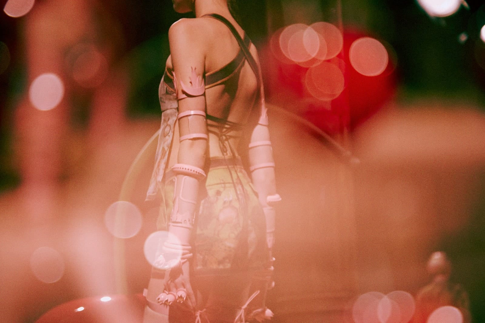 Undercover Spring/Summer 2015 runway look 28 from Jun Takahashi's digital-age fairytale collection.