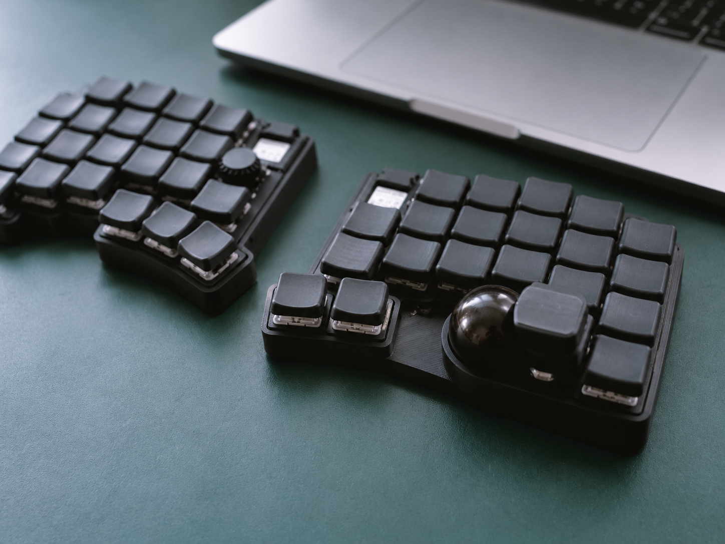 moNa2 wireless split low-profile mechanical keyboard by shakupan + pooh.polo
