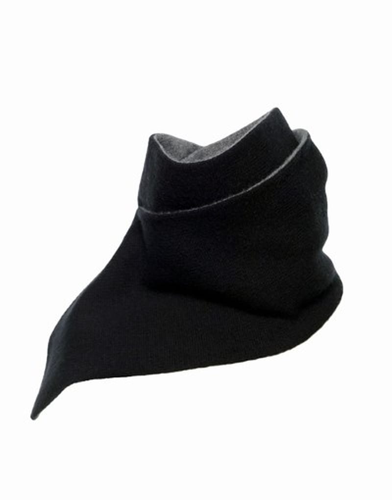 Aether two-layer cashmere scarf reversed to show the black face and charcoal contrast side.