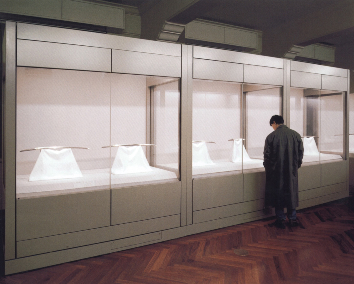 Arms 1 1999-2004 Chromogenic print Thomas Struth