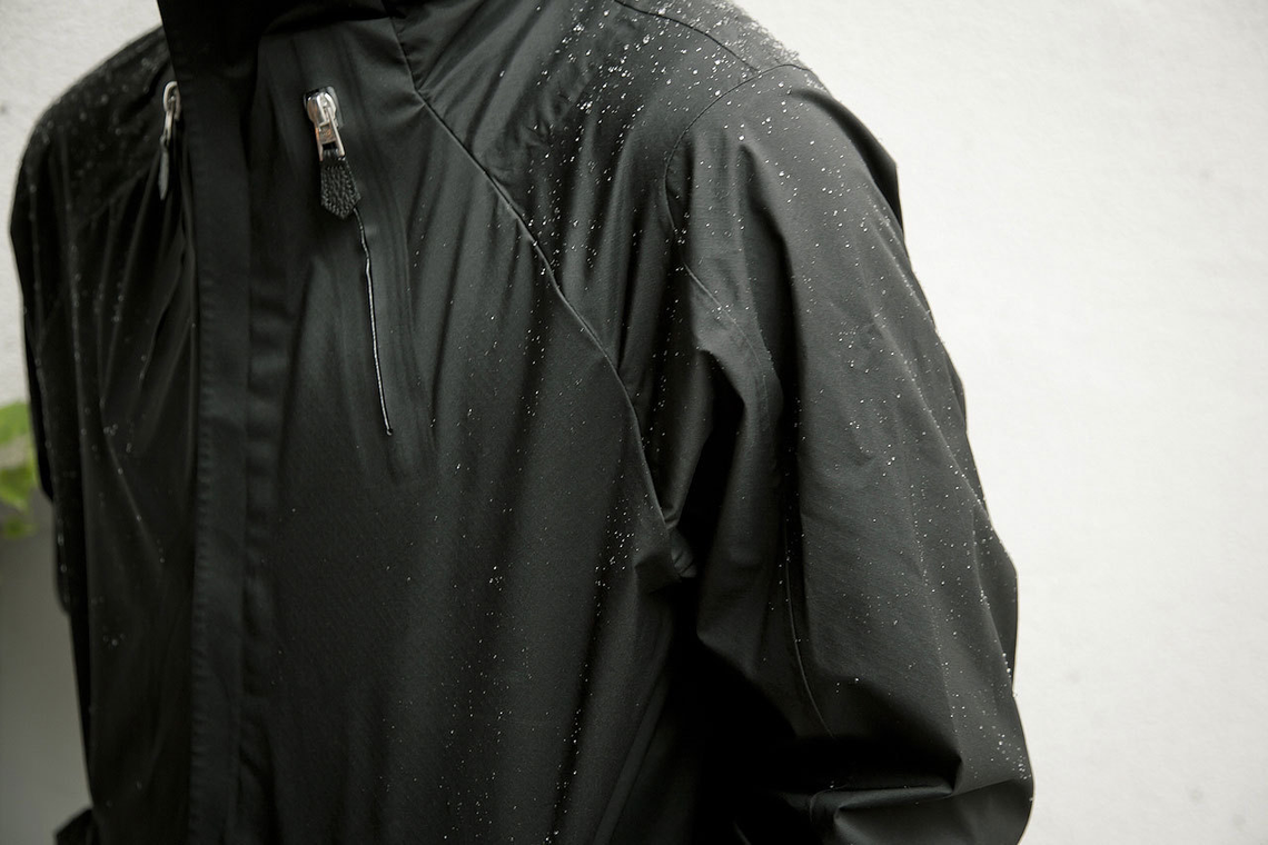 foot the coacher x DESCENTE