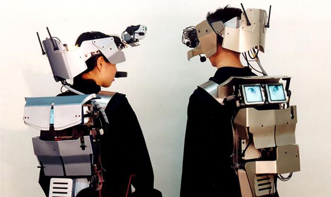 Dis-Armor, Krzysztof Wodiczko, 2000