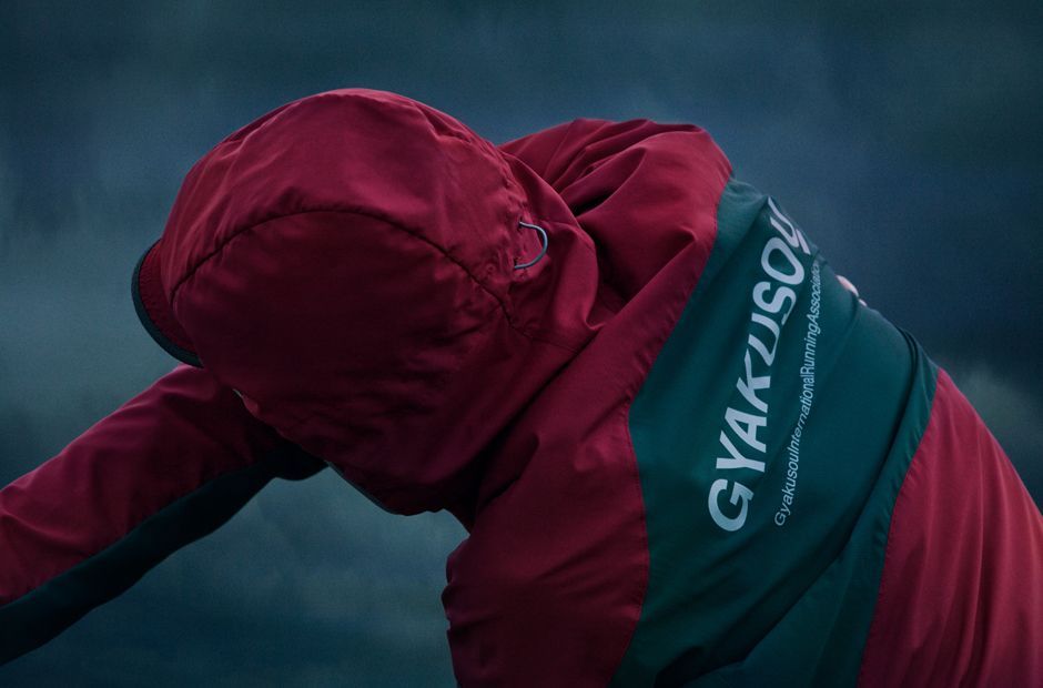gyakusou running jacket