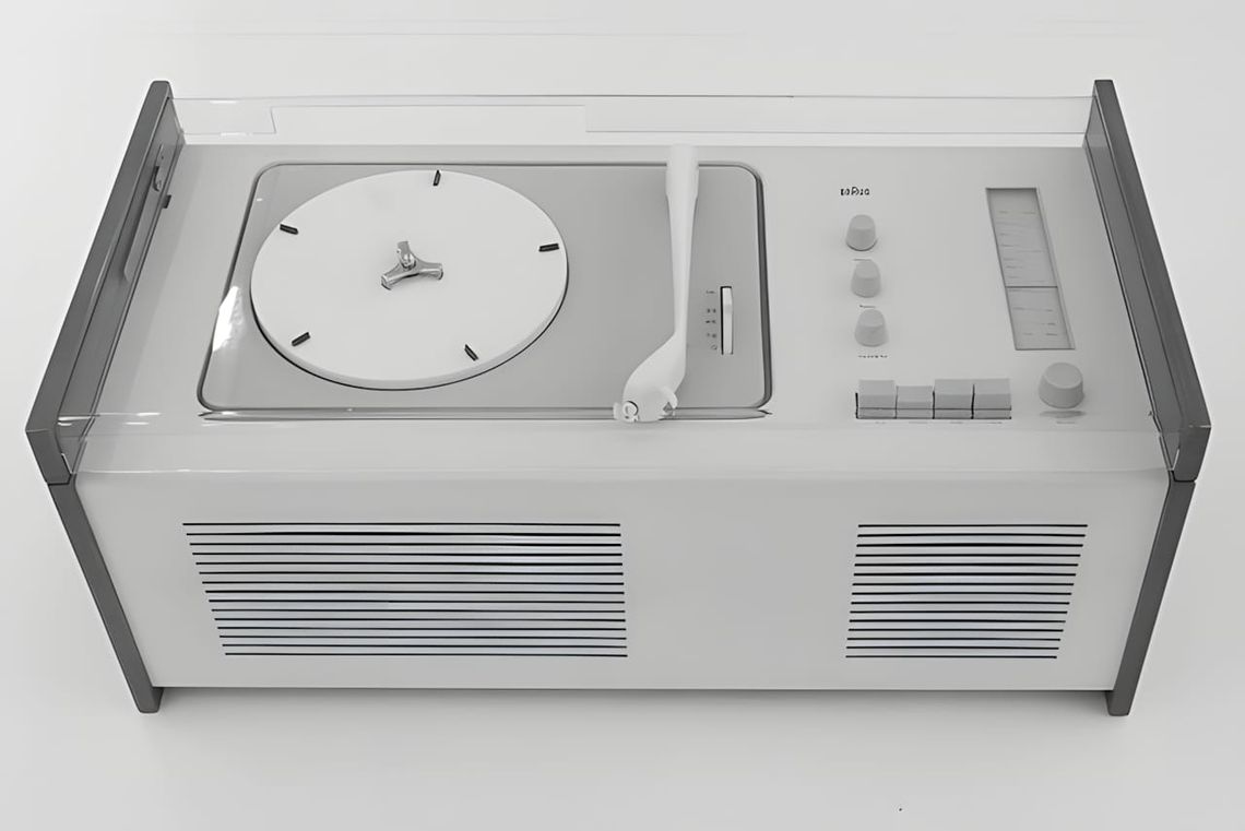 Braun SK 61 Phonosuper radiogram by Dieter Rams and Hans Gugelot, c. 1962 — white enameled steel housing, open turntable plat