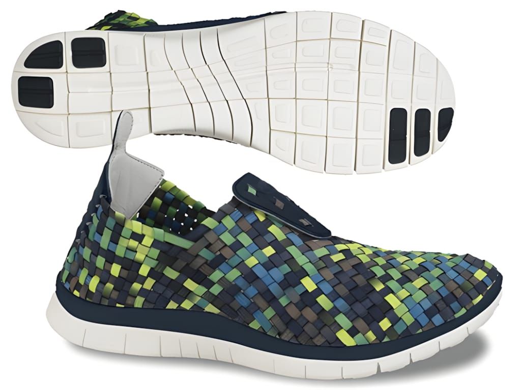 Nike Free Woven 4.0 sneaker in Obsidian/Squadron Blue-Smoke-Poison Green colorway (style 633230-443), showing the woven upper