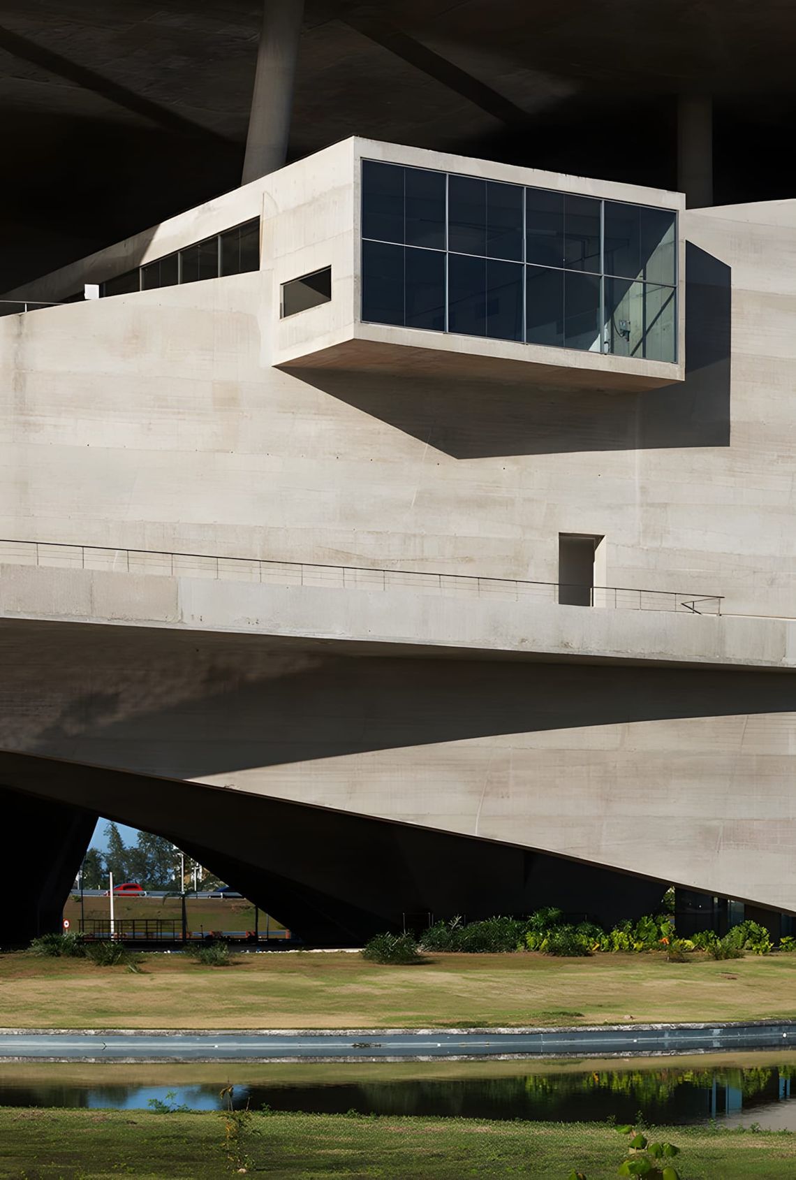Exterior view of Cidade das Artes, Rio de Janeiro — Christian de Portzamparc's large-scale concrete cultural complex in the B