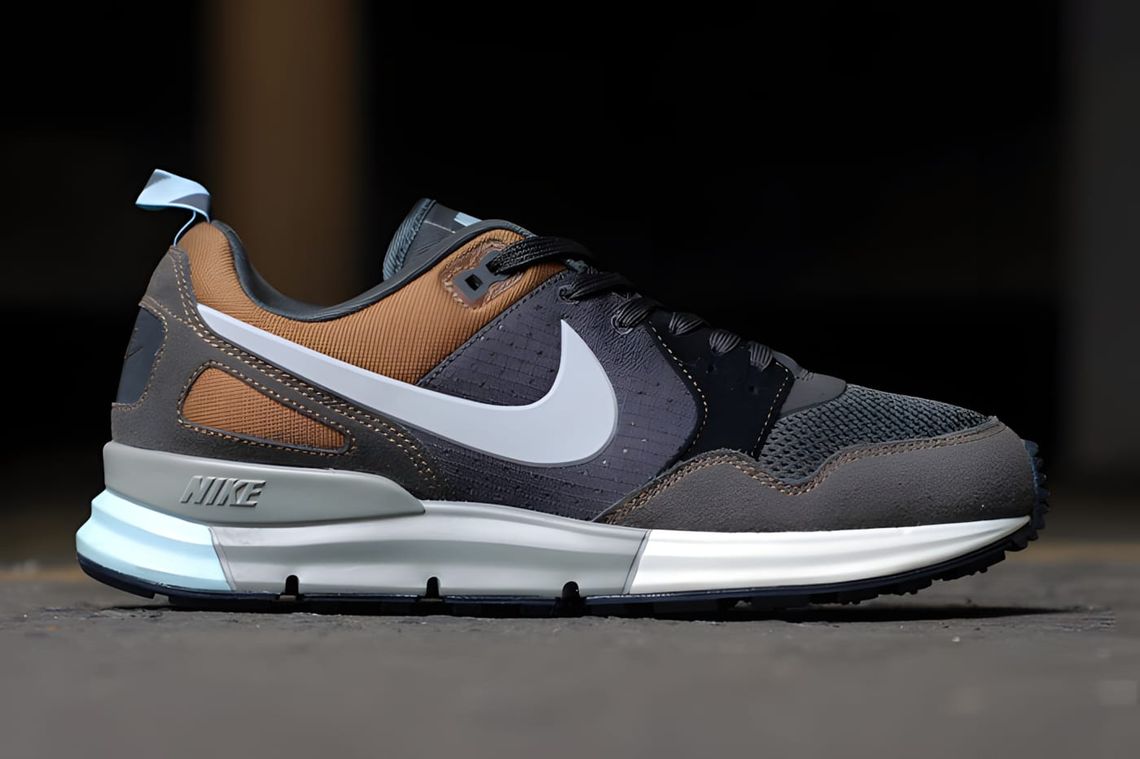 Nike Lunar Pegasus 89 sneaker in Newsprint/Dusty Grey-Black-Mine Grey colorway, showing Lunarlon midsole and 3M heel panel