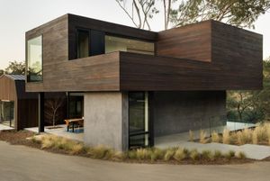 Oak Pass Guest House by Walker Workshop