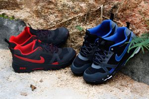 Nike ACG Rongbuk Mid Gore-Tex — Black/Red and Black/Royal Blue