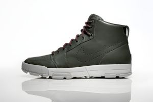 Nike Air Royaltna Mid QS