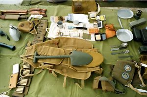 US M-1943 Folding Entrenching Tool