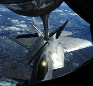 F-22 Raptor — Aerial Refueling with KC-135 Stratotanker