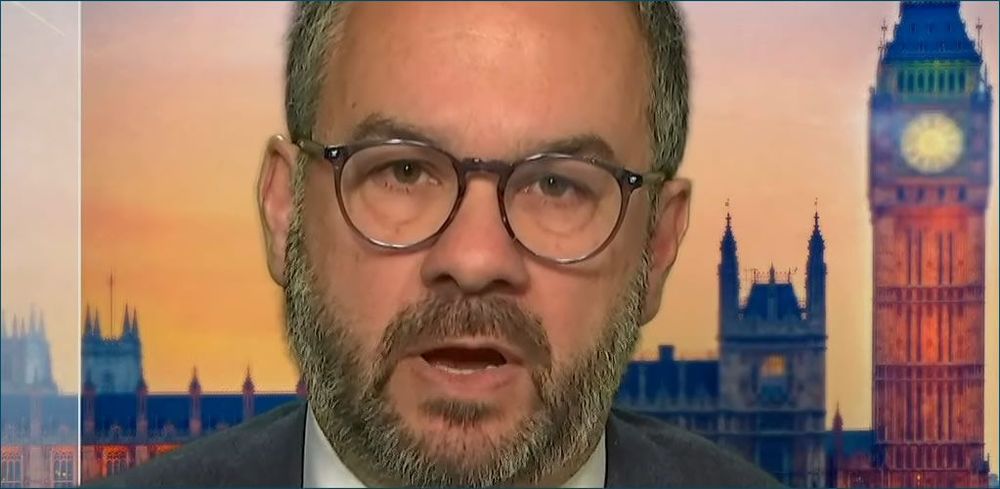 It’s the newspapers’ fault if Boris Johnson was pictured on a train maskless – Business minister. post image