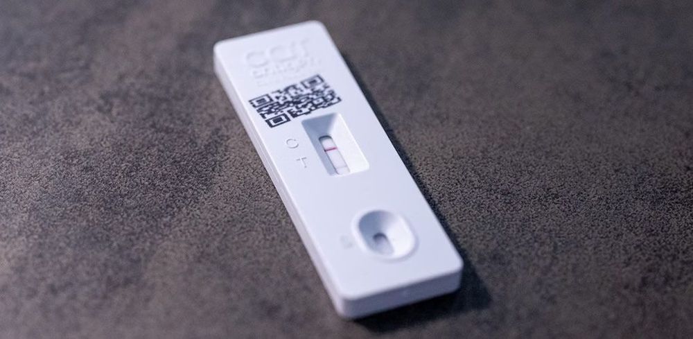 Why a faint line on a COVID-19 test does not necessarily mean that you are no longer infectious post image