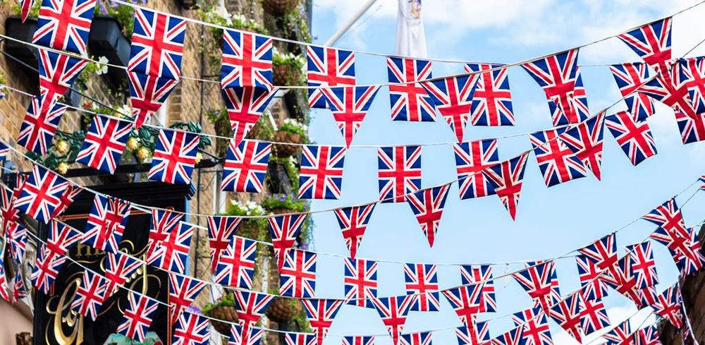 Americans have an enviably healthy attitude to Britain royalty post image