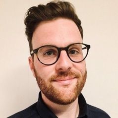 Tom Arnold profile image