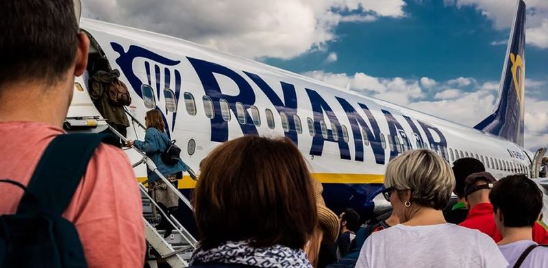 EU citizens told they can’t come home using just their European passports. post image