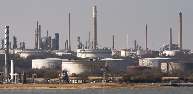 Oil giant admits it needs a ‘magic wand’ to keep green pledges post image