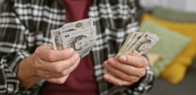 Are Britons really poorer than they were 20 years ago, or does it just feel that way? post image